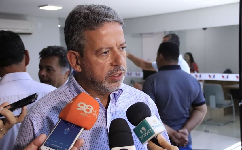 Arthur Lira nega ter negociado cargo com Jair Bolsonaro
