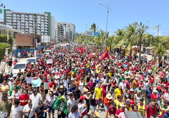Ato público em Maceió lembra o 8/1
