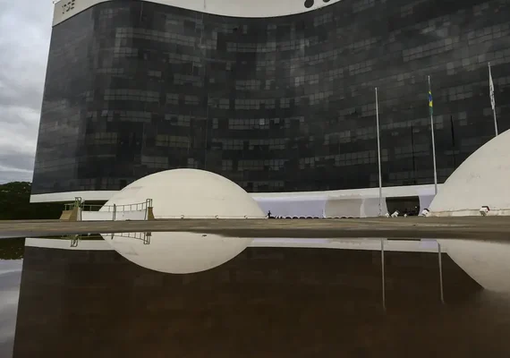 TSE diz que contagem dos votos será retomada às 19h