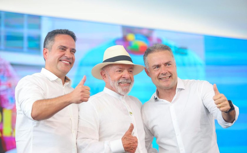 Ao lado de Lula, Renan Filho participa da entrega de moradias do Minha Casa, Minha Vida, em Alagoas
