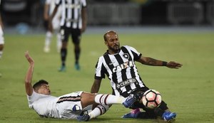 Após jogo, técnico do Colo-Colo critica condições físicas do Botafogo