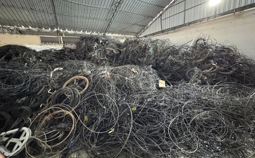Maceió tem 140 km de fios retirados pelo Poste Limpo