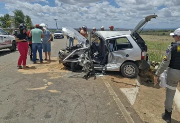 Colisão entre carro e caminhonete deixa homem ferido na AL-486, em Arapiraca