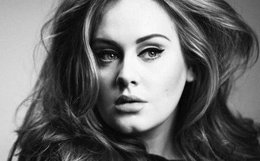 Adele esnoba oferta de US$ 1 milhão para apresentação particular