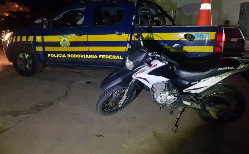 Polícia Rodoviária Federal retira de circulação motocicleta adulterada