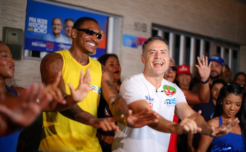 Renan Filho é recebido com festa por moradores do Canaã e do Ouro Preto