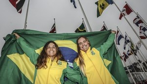 Martine Grael e Kahena Kunze dominam na vela e conquistam medalha de ouro
