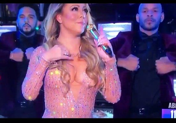 Playback de Mariah Carey no Times Square é o primeiro meme do ano