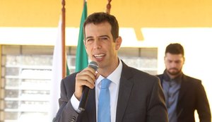 Bolsonaro desiste de Feder e procura outro nome para o Ministério da Educação