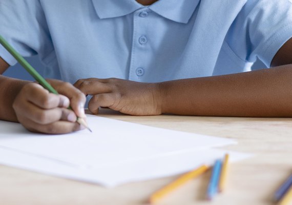 Monteirópolis recebe material de apoio para estudantes que vão realizar prova Saeb