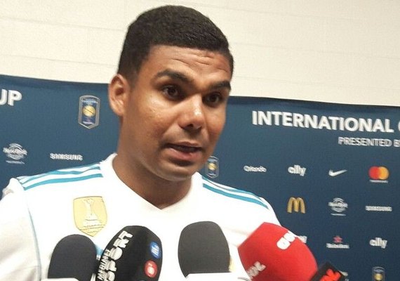 Casemiro brinca com novela sobre futuro de Neymar: 'Por que não jogar no Real?'