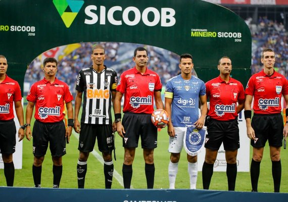 Cruzeiro larga na frente do Atlético e fica a um empate do título