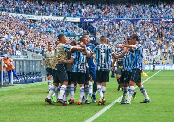 Grêmio faz 3x0 no Internacional e fica próximo de vaga na semifinal