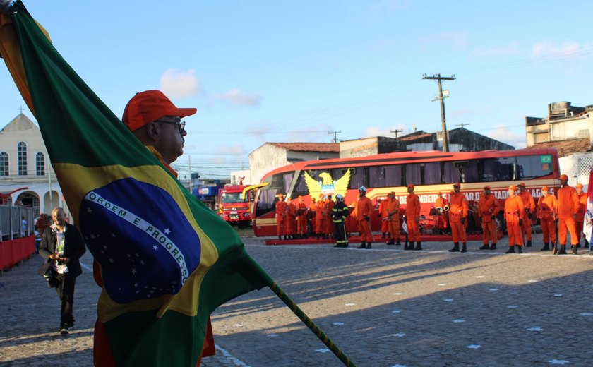 Corpo de Bombeiros promove 403 praças em formatura que celebra os 78 anos da corporação