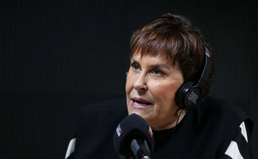 Sem conseguir prever, Marcia Sensitiva é internada no hospital com fortes dores no peito