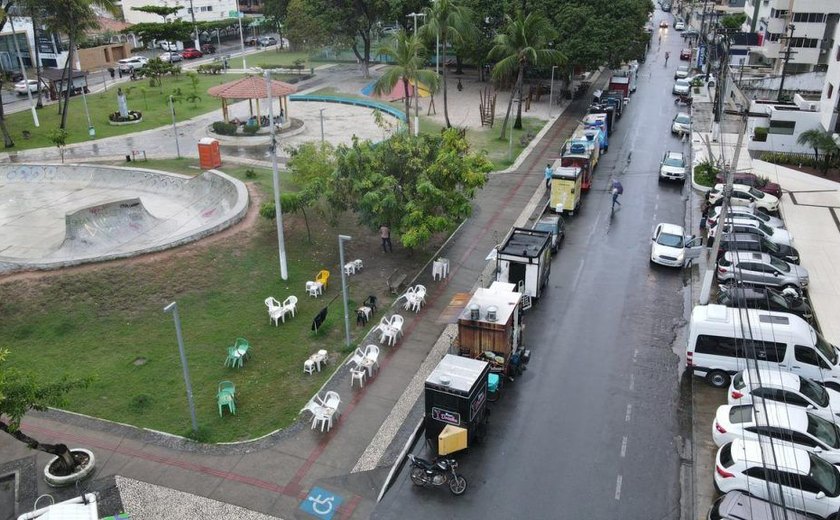 Convívio social inicia ordenamento de food trucks da Praça do Skate