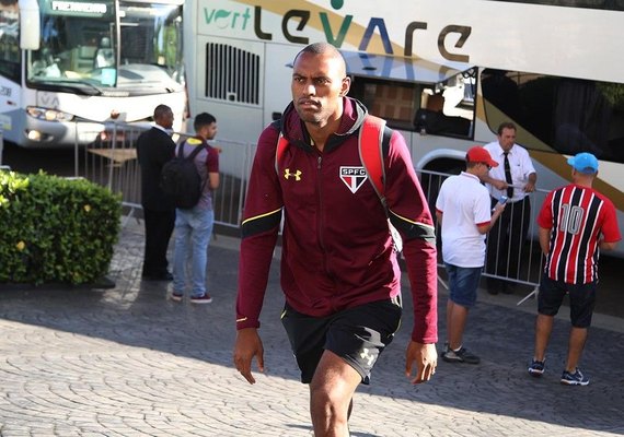 Douglas, Neilton e Chavez são preferidos para deixar o São Paulo