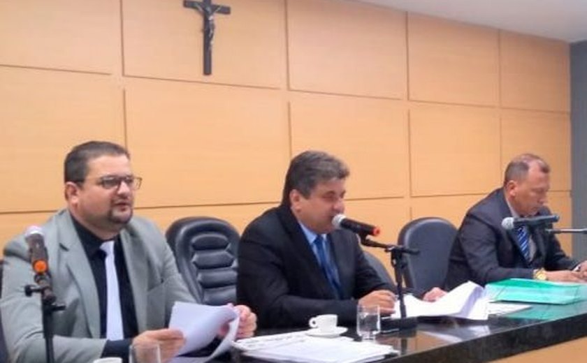 Com medo de renovação, vereadores apelam para projetos eleitoreiros em Arapiraca