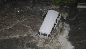 Chuva em São Paulo deixa capital com alagamento e vias interditadas