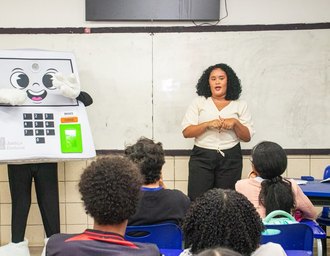 Mascote aproxima a Justiça Eleitoral de estudantes em Maceió