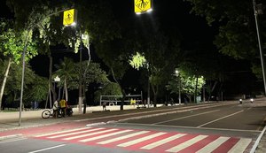 DMTT inicia implantação de placas que acendem à noite e garante segurança para pedestres