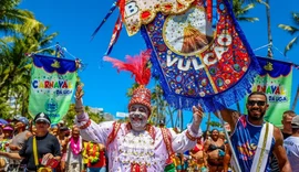 Prévia carnavalesca anima Maceió neste fim de semana com blocos tradicionais e banho de mar à fantasia