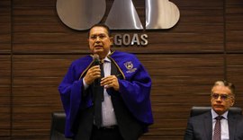 Adeilson Bezerra lança livro e assume presidência da ACBEN em noite de prestígio político