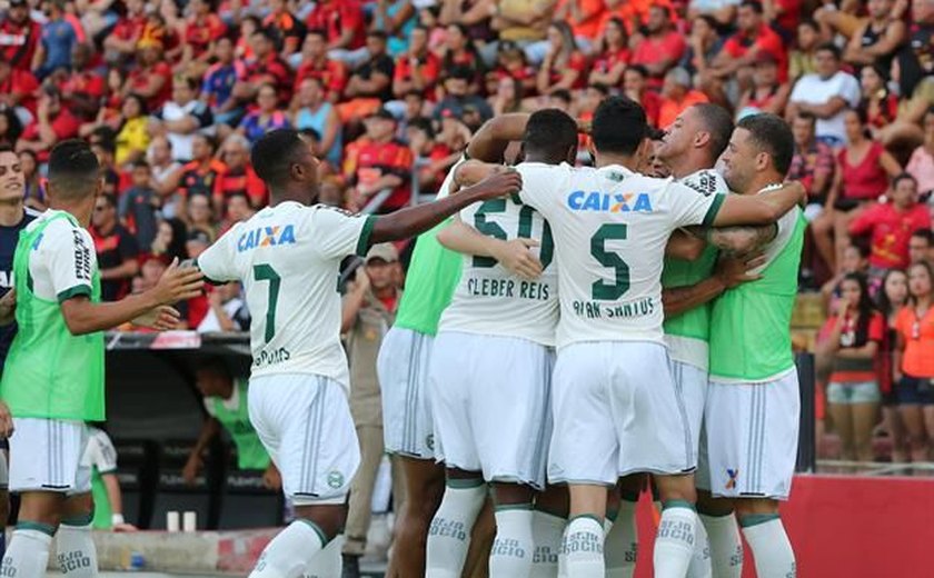 Sport perde para Coritiba em jogo de 7 gols na luta contra rebaixamento