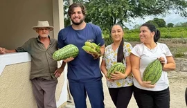 Médico alagoano viraliza ao mostrar presentes de pacientes da zona rural do estado