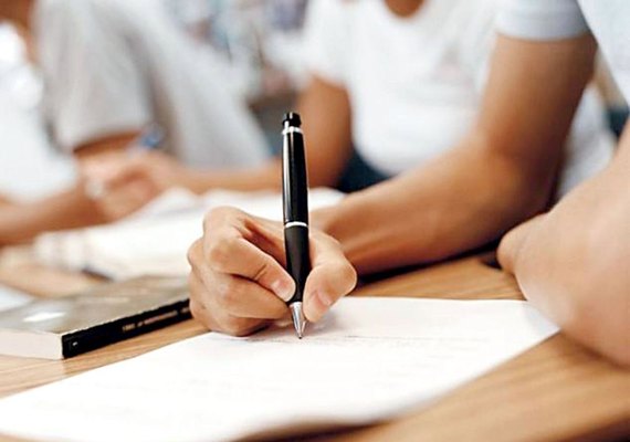 Concursos com inscrições abertas no país oferecem 15 mil vagas