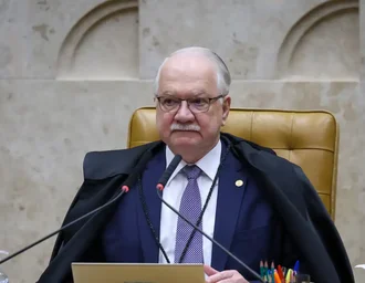 Edson Fachin adia discussão sobre postagens de Nossa Senhora no STF