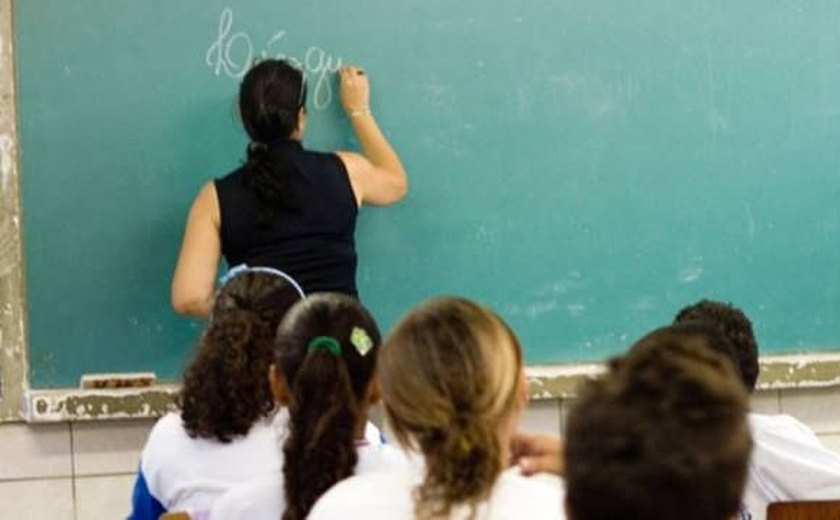 USP e Instituto Iungo oferecem cursos grátis para professores de escolas públicas de AL