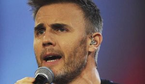 Gary Barlow revela ter ficado 14 anos sem lavar os cabelos