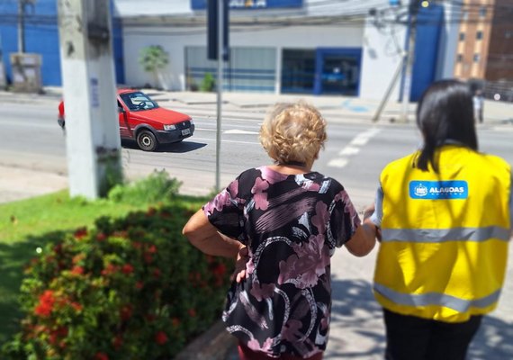 Ronda no Bairro ajuda idosa a reencontrar parentes