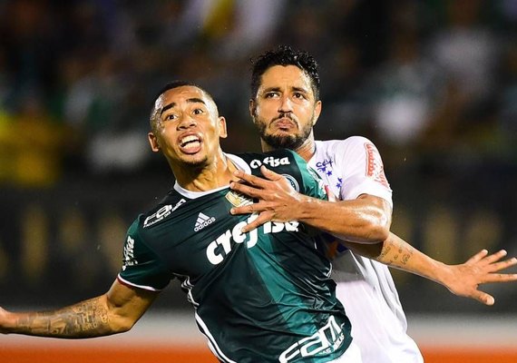 Palmeiras empata com o Cruzeiro e deixa rivais se aproximarem