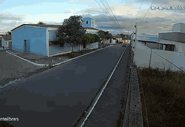 Polícia procura motorista de retroescavadeira após morte de motociclista
