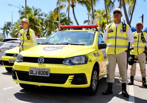 Ronda no Bairro presta primeiros socorros a vítima de arma branca na orla de Maceió