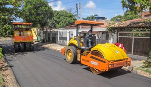 Rua Caetés recebe novo sistema de drenagem e pavimentação asfáltica