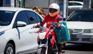 Atenção, motociclistas: veja regras e exigências para trabalhar como motofrete e mototáxi