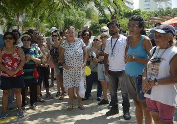 Moradores pedem liberação de rua fechada há quase 40 anos no Rio de Janeiro