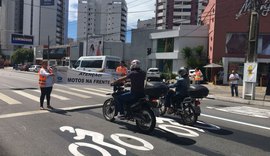 Faixa de parada para motociclistas é implantada na Jatiúca