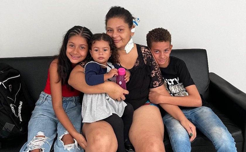 Mãe e filhos que não se viam há 14 dias se reencontram no Hospital Regional do Alto Sertão