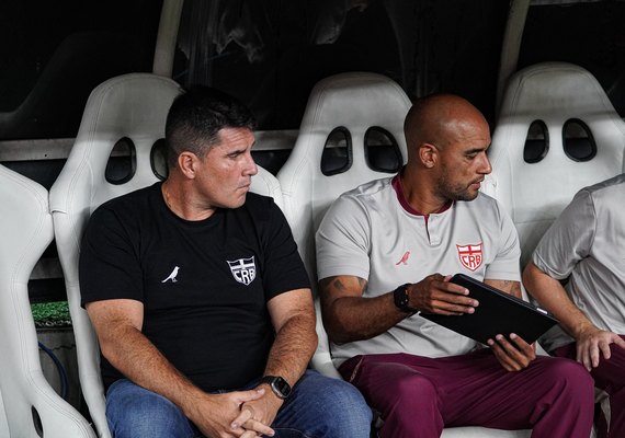 'Precisamos ser resilientes', diz Barroca após derrota do CRB para o Fortaleza