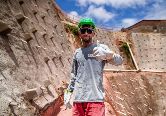 Mais de mil trabalhadores atuam diariamente em obras de infraestrutura