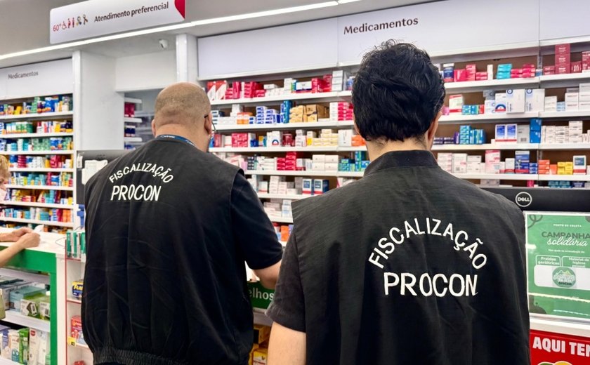 Procon Maceió fiscaliza farmácias e identifica produtos vencidos e ausência de farmacêuticos