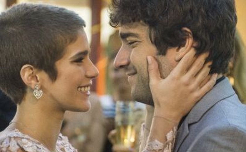 Em 'A Lei do Amor', Tiago se declara a Letícia: 'Me apaixonei de novo por você'