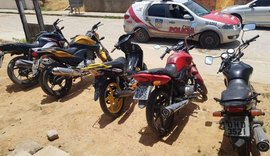 Após denúncias, PM recupera veículos roubados dentro de residência do Benedito Bentes