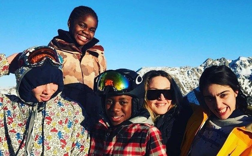 Madonna nega que viagem ao Malawi seja para adoção de mais crianças