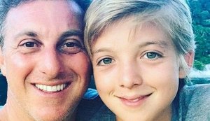 Luciano Huck parabeniza filho mais velho e garoto chama atenção na internet