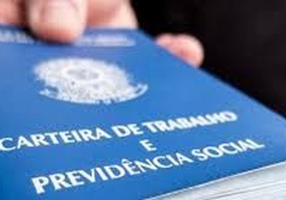 Com expulsão no 1º tempo, Vasco derrota Grêmio e salta na tabela